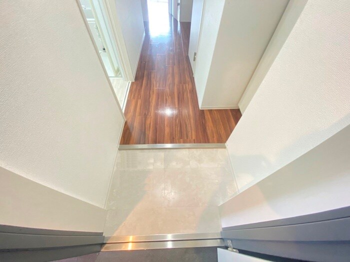 物件内観写真15　(玄関)