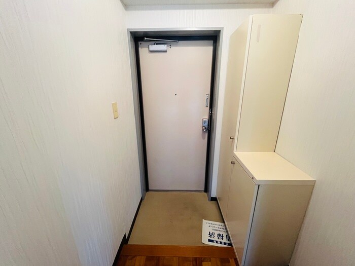 物件内観写真14　(玄関)