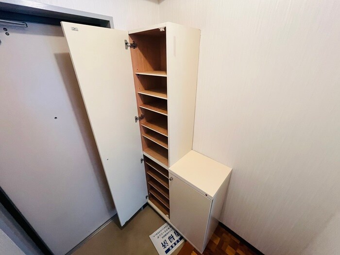 物件内観写真15　(靴箱)