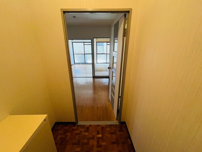 物件内観写真16　(廊下)