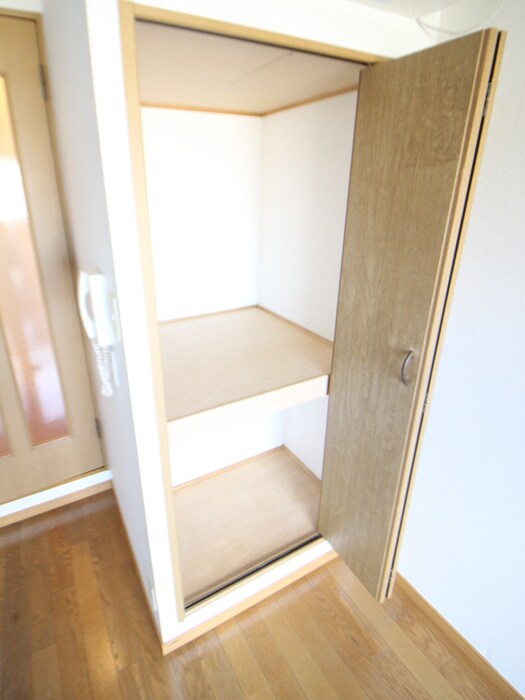 物件内観写真13　(収納)
