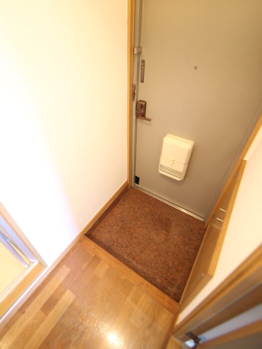 物件内観写真16　(玄関)