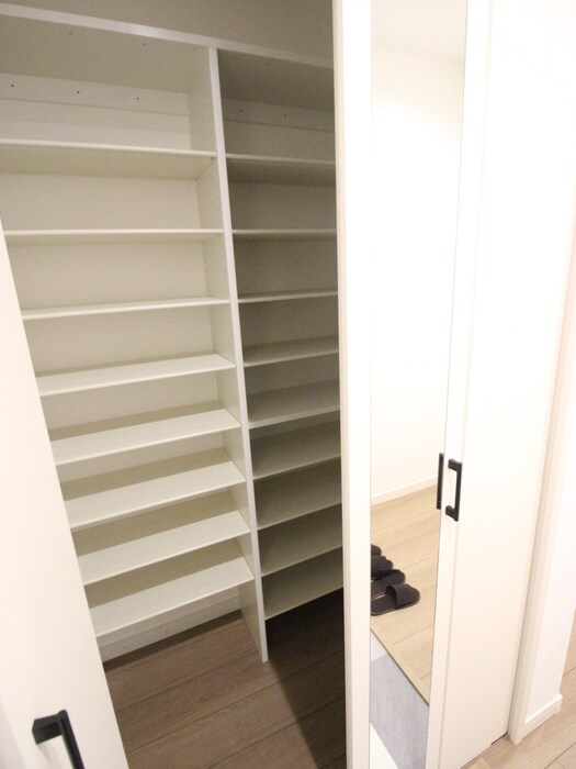 物件内観写真13　(靴箱)