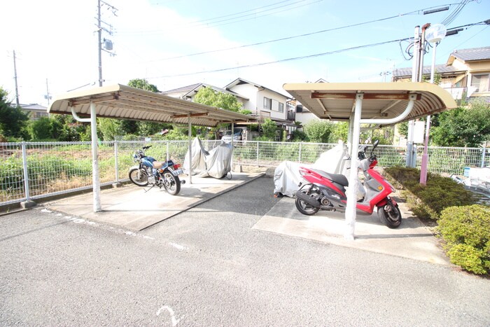 物件外観写真6　(駐輪場)
