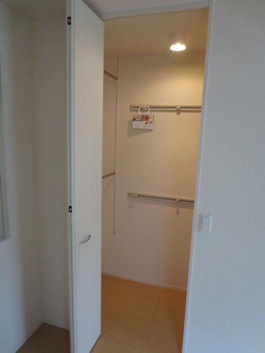 物件内観写真10　(収納)