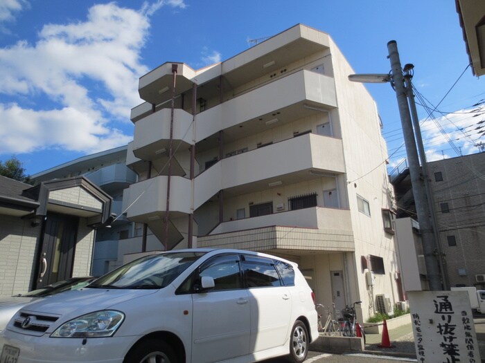 物件外観写真2　(駐車場)