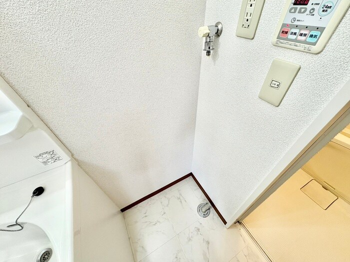 物件内観写真19　(洗濯機置場)