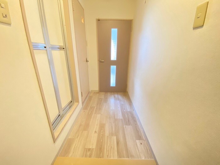 物件内観写真13　(廊下)