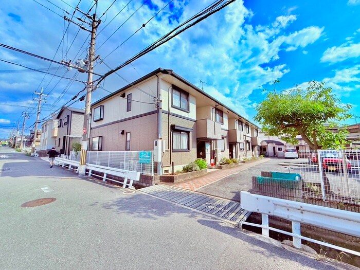 物件外観写真1　(外観写真)