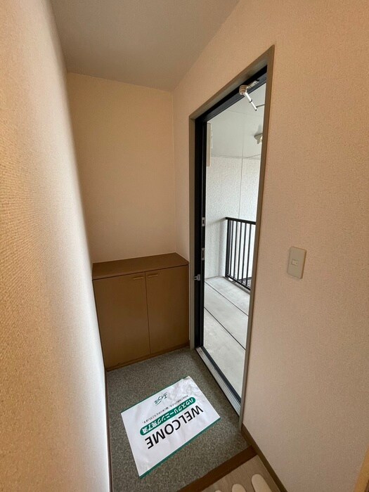 物件内観写真15　(玄関)