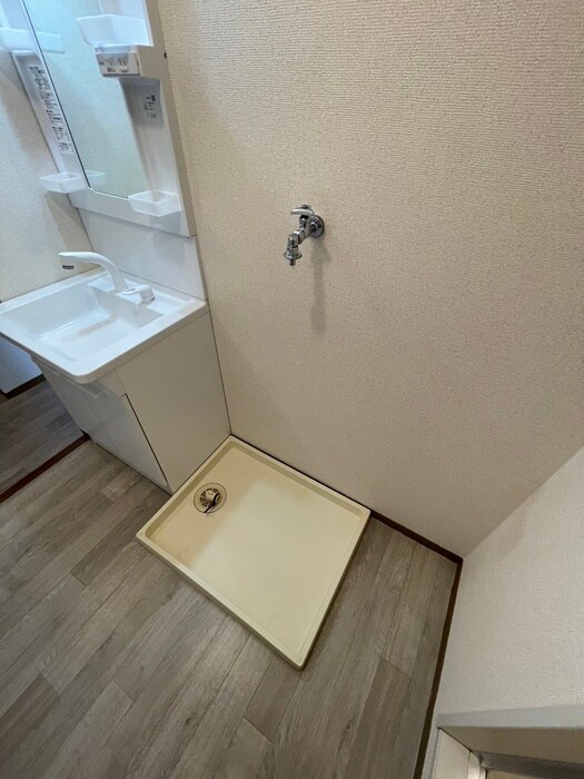 物件内観写真18　(洗濯機置場)