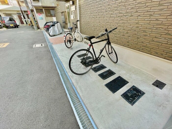 物件外観写真3　(駐輪場)