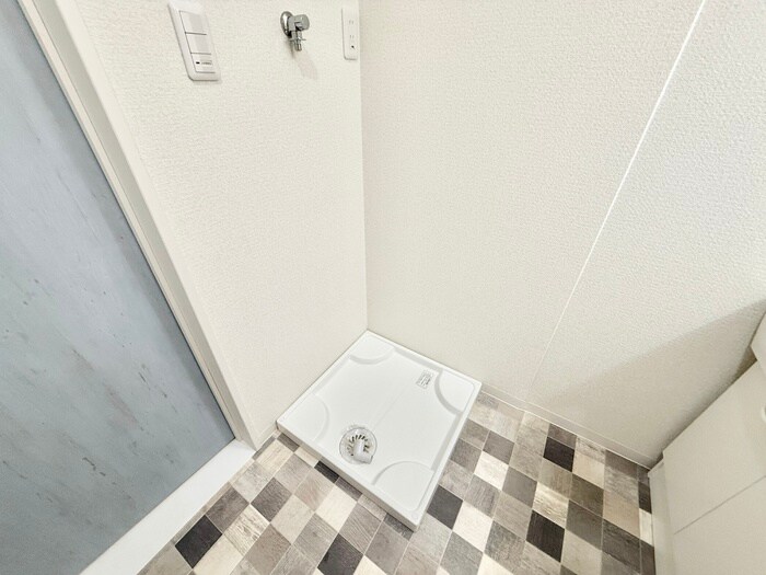 物件内観写真10　(洗濯機置場)