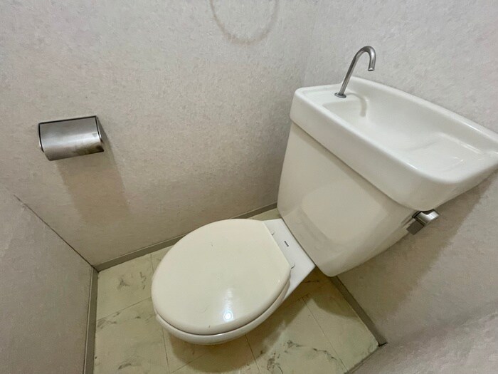 物件内観写真13　(トイレ)