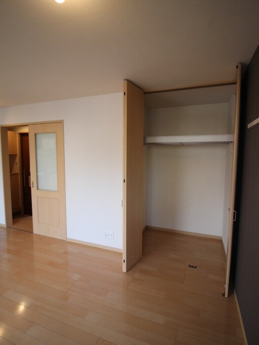 物件内観写真10　(収納)