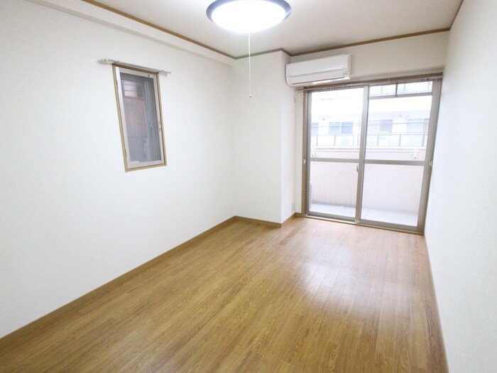 物件内観写真4　(居室)