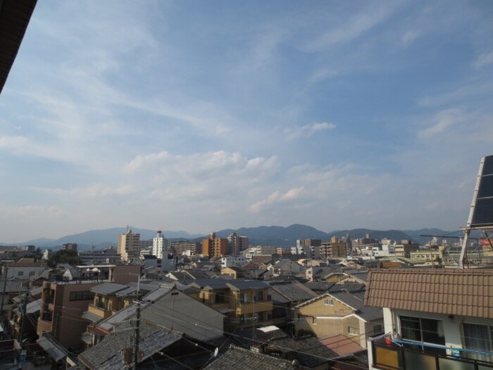 物件内観写真12　(室内からの展望)