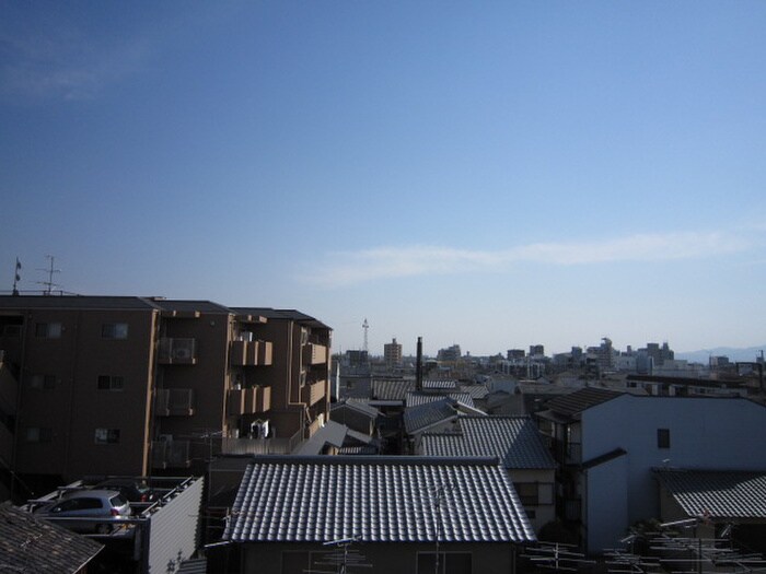 物件内観写真12　(室内からの展望)