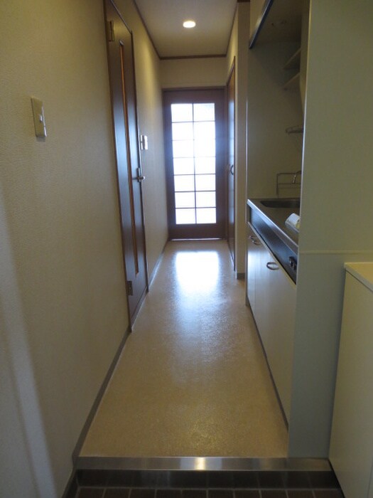 物件内観写真14　(廊下)