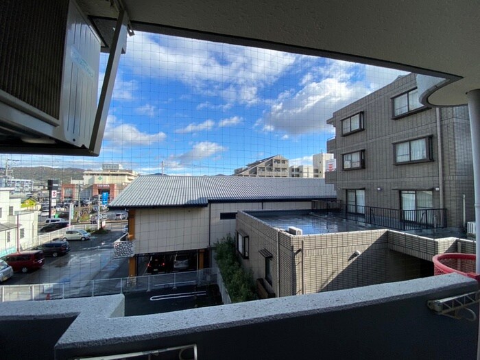 物件内観写真18　(室内からの展望)