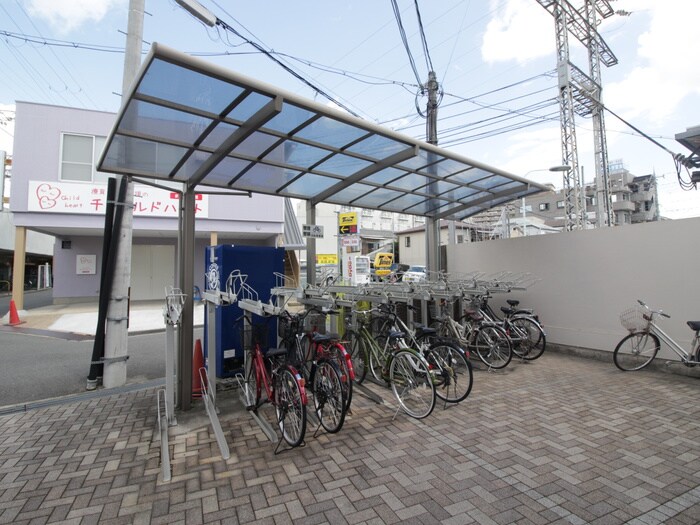 物件外観写真4　(駐輪場)