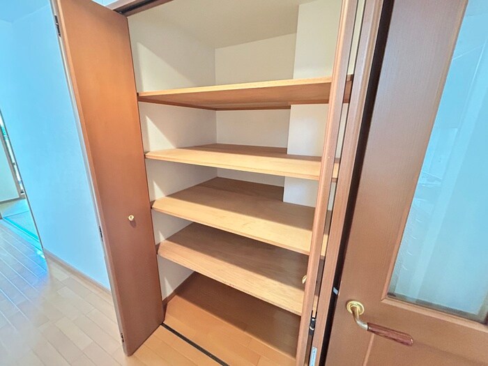 物件内観写真18　(収納)