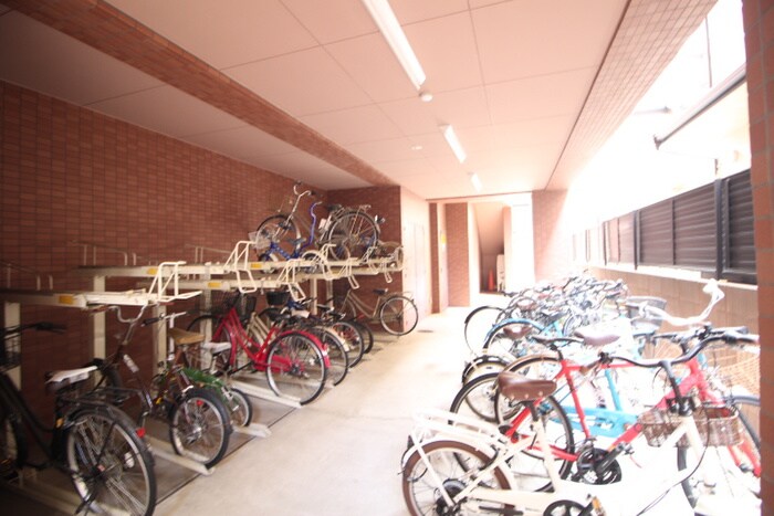 物件外観写真3　(駐輪場)