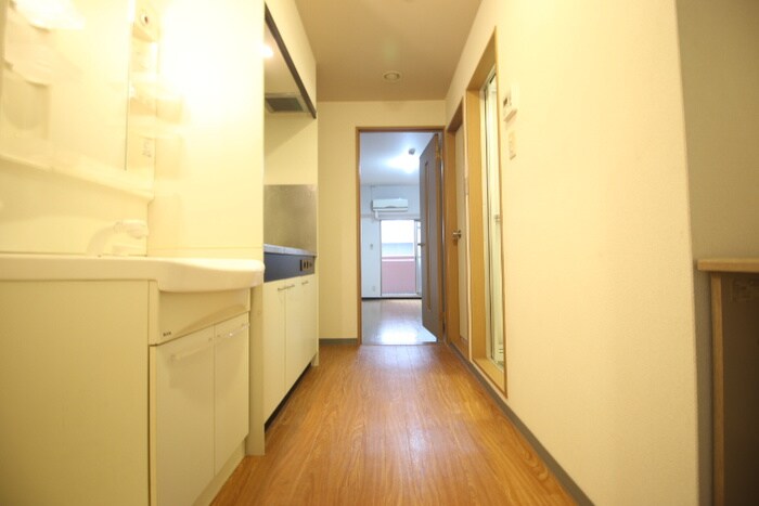 物件内観写真16　(廊下)