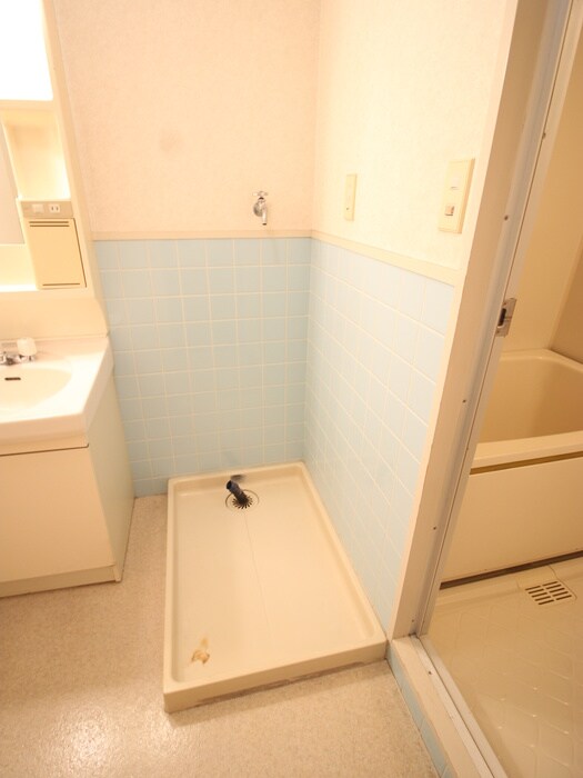 物件内観写真13　(洗濯機置場)