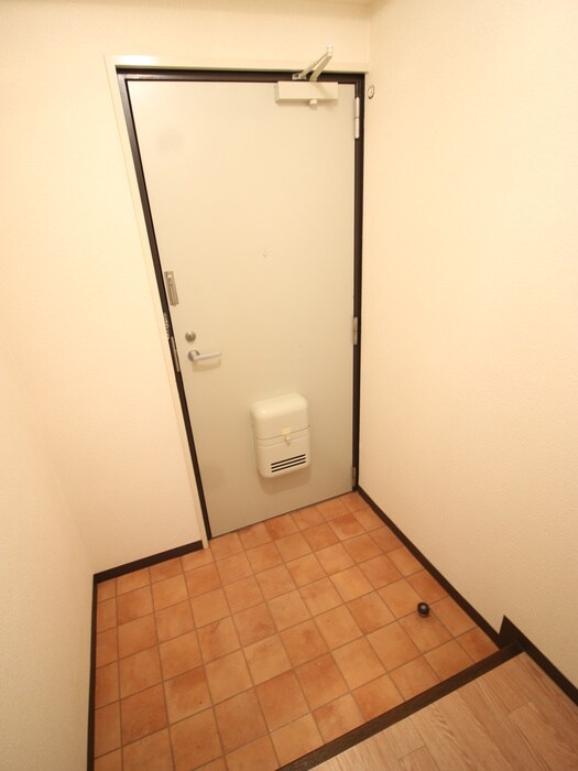 物件内観写真15　(玄関)