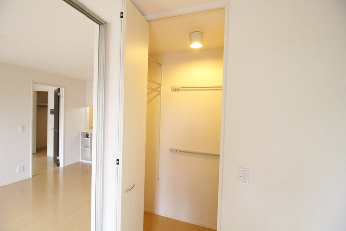 物件内観写真21　(収納)