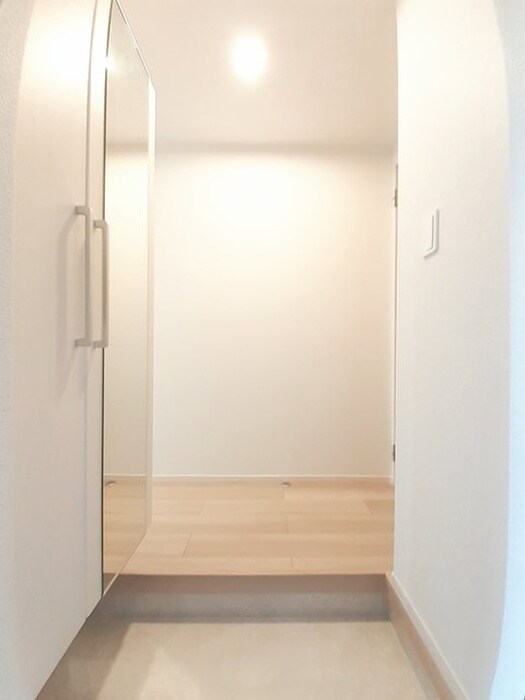 物件内観写真13　(玄関)