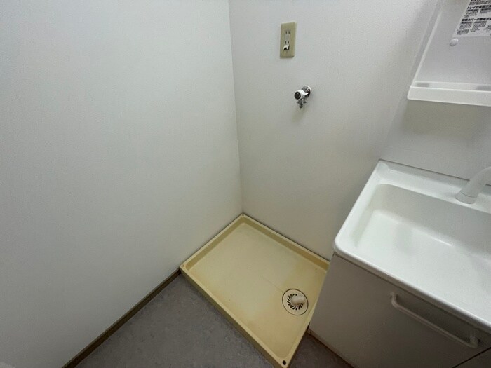 物件内観写真14　(洗濯機置場)