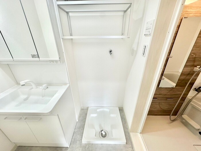 物件内観写真12　(洗濯機置場)