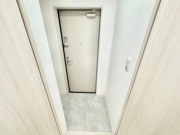 物件内観写真14　(玄関)