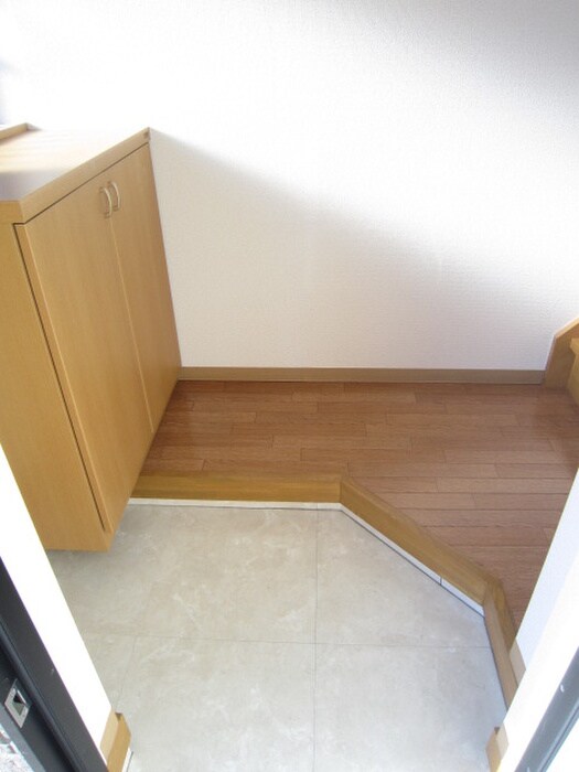 物件内観写真11　(玄関)