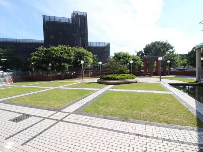 物件外観写真2　(エントランス部分)