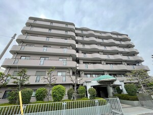 メゾンリーガル４８外観写真