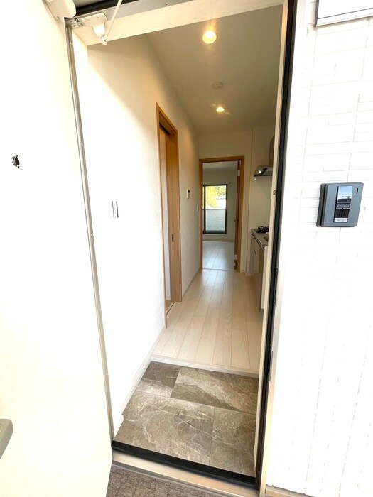 物件内観写真16　(玄関)