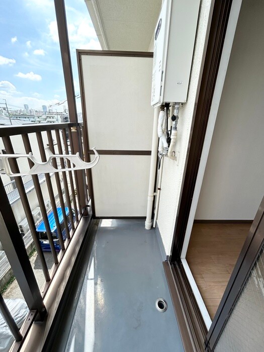 物件内観写真17　(洗濯機置場)