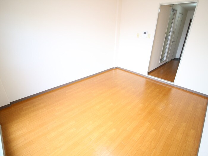 物件内観写真18　(居室)