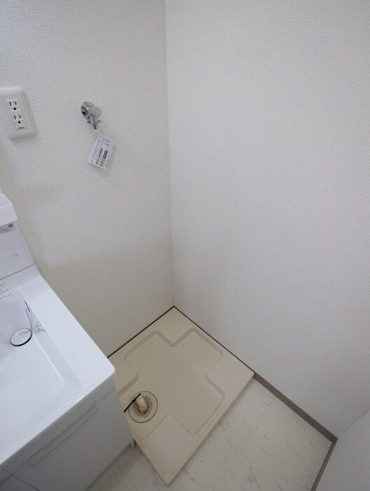 物件内観写真13　(洗濯機置場)