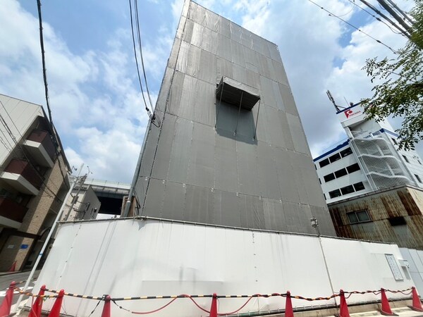 建築中