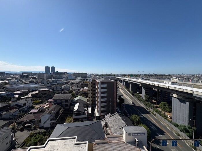 物件内観写真13　(室内からの展望)