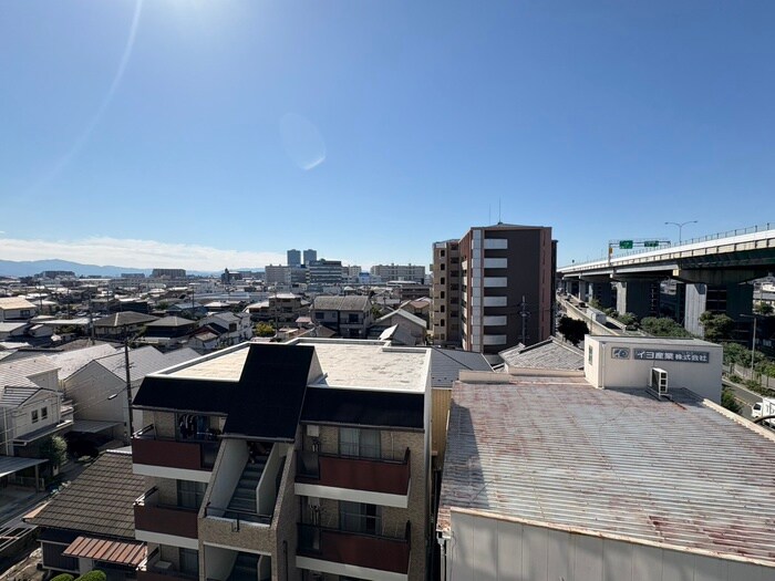 物件内観写真13　(室内からの展望)