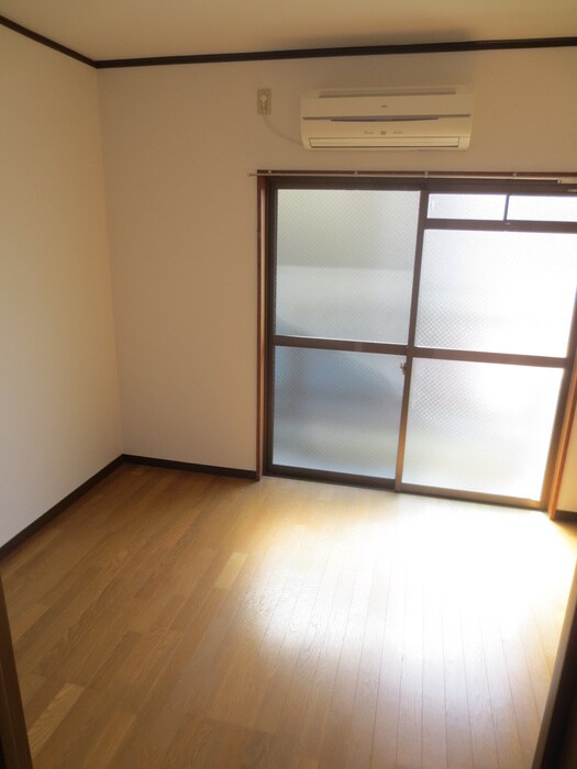 物件内観写真4　(居室)