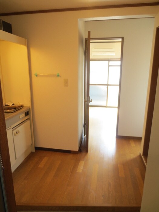 物件内観写真8　(玄関)