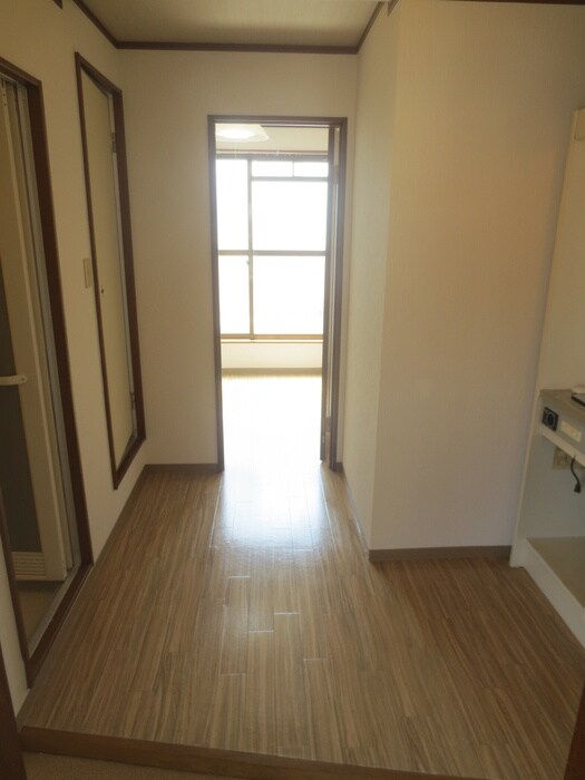 物件内観写真11　(玄関)