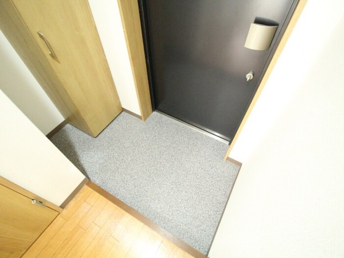 物件内観写真16　(玄関)