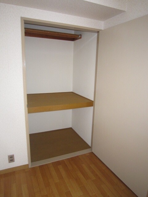 物件内観写真11　(収納)
